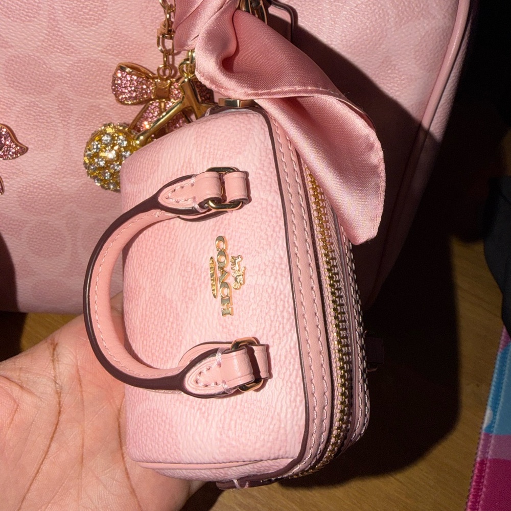 Coach Powder Pink LARGE Rowan - Picture 3 of 6